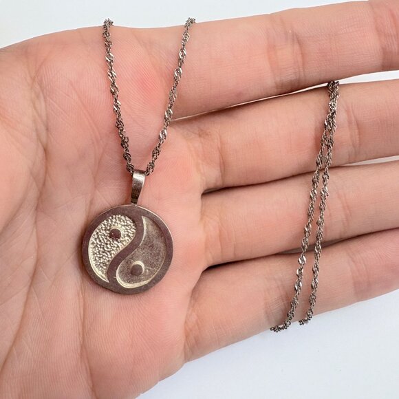 VTG Sterling Silver 925 Yin Yang Circle Pendant Necklace Size 18" Adjustable - Picture 3 of 14